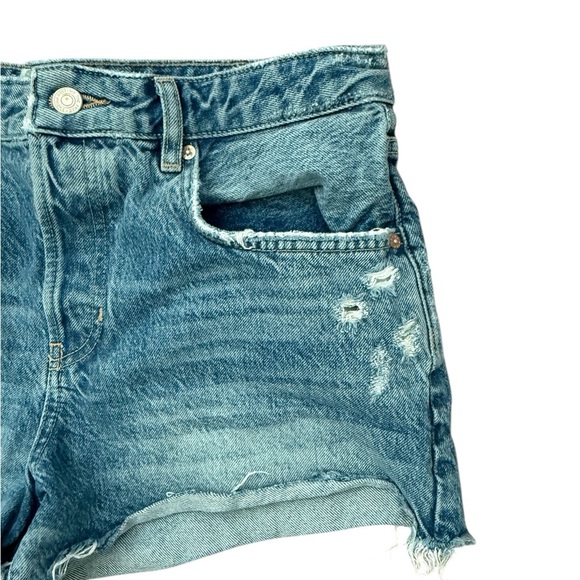 We The Free Classic Distressed Blue Jean Shorts Size 30 - Picture 3 of 8